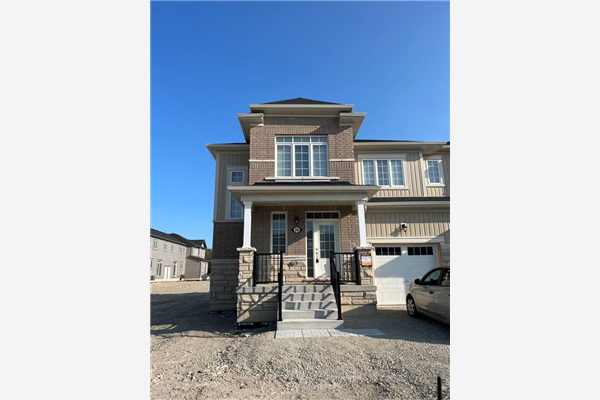 28 Stately Dr N, Wasaga Beach