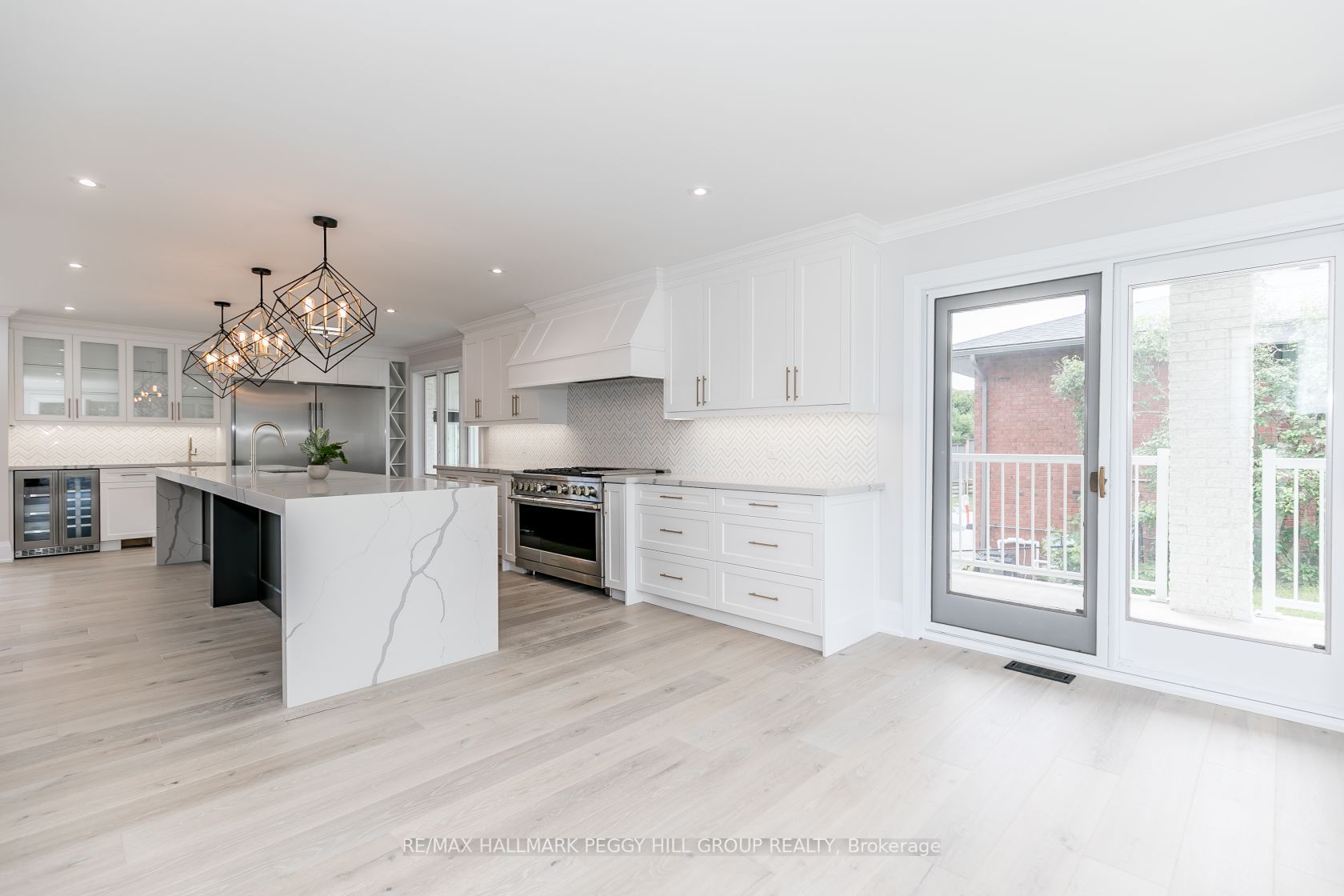 38 Cairns Blvd