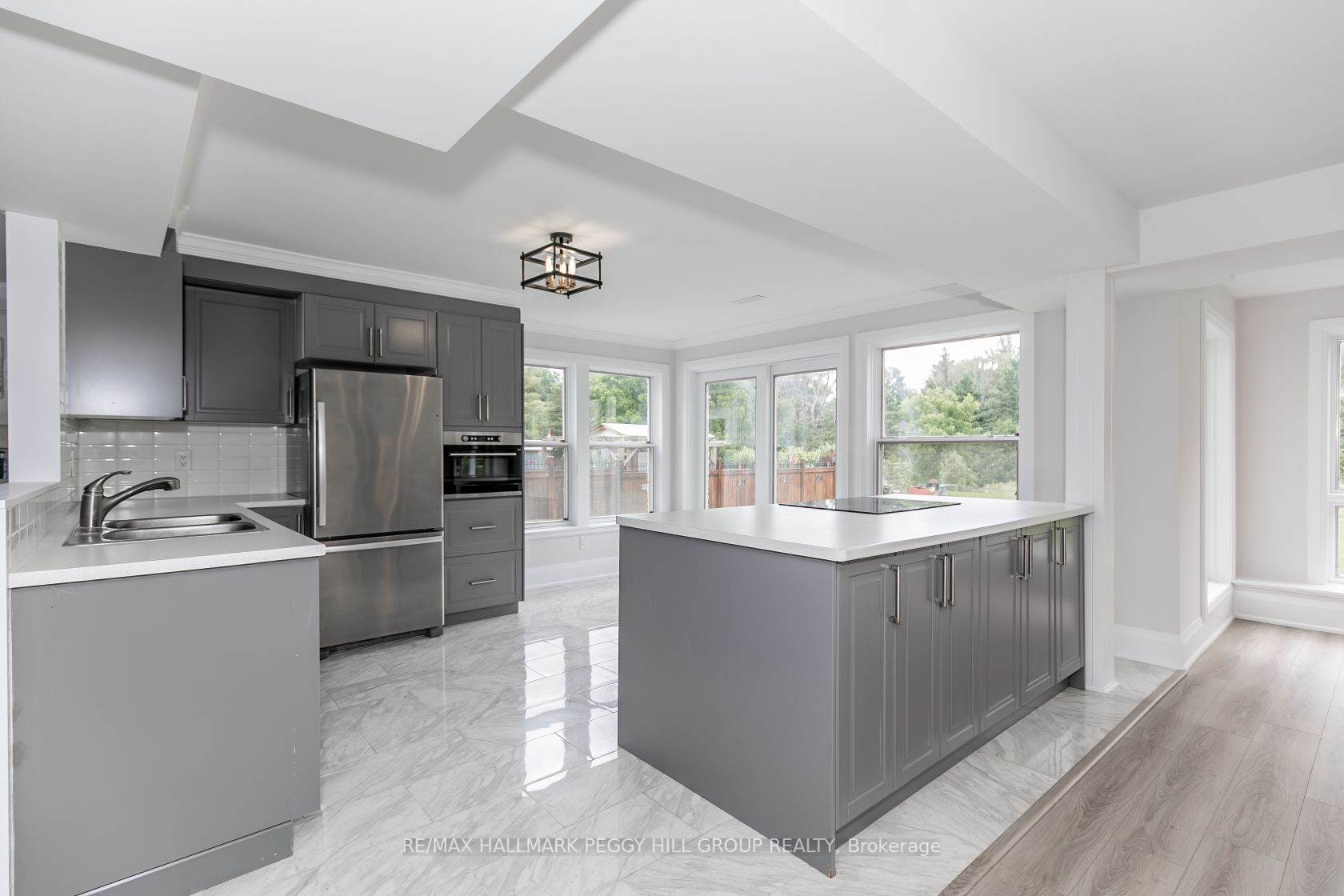 38 Cairns Blvd