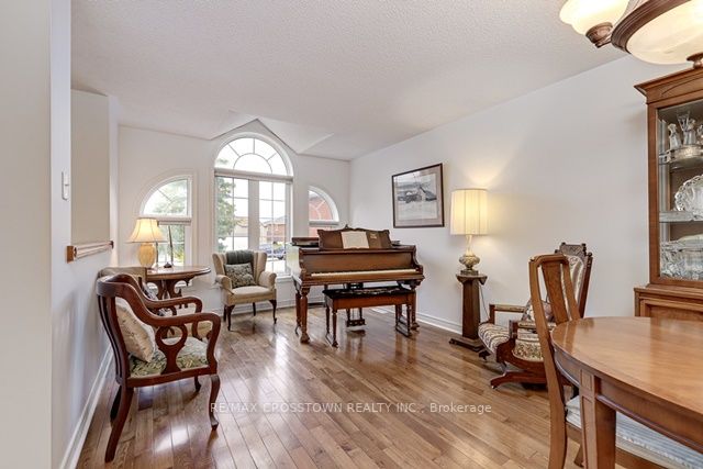 5 Danielle Cres