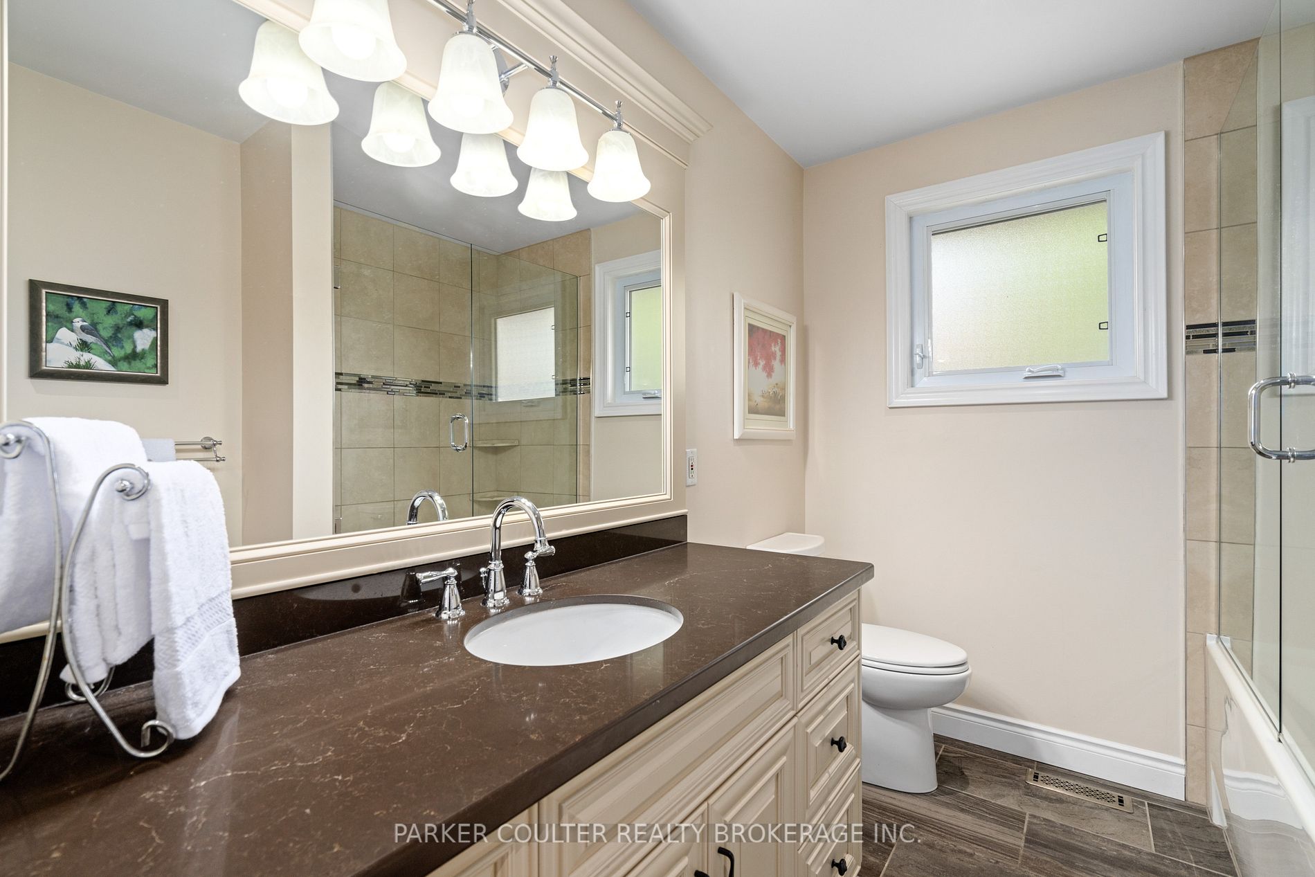 233 Walnut Cres