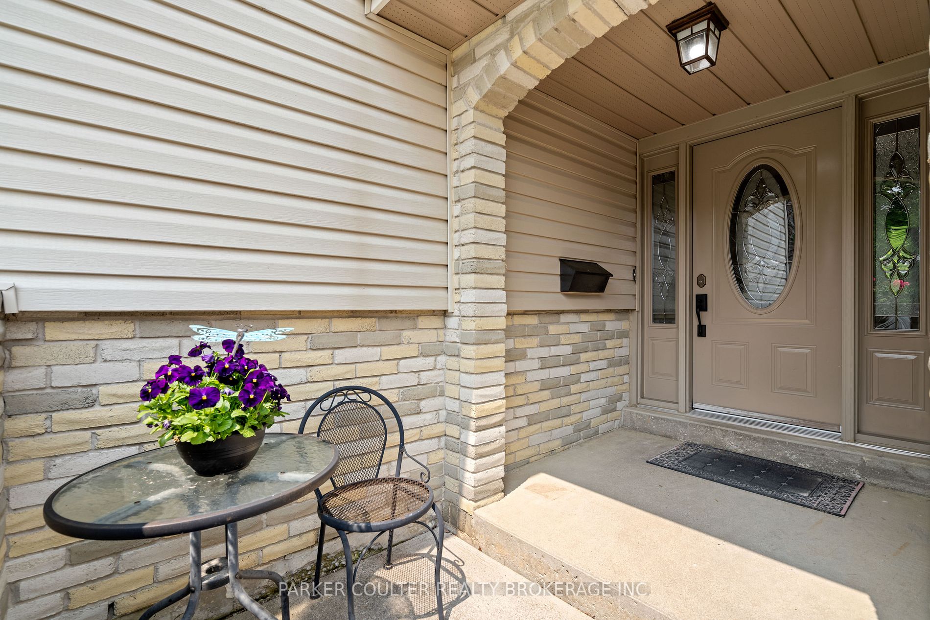 233 Walnut Cres