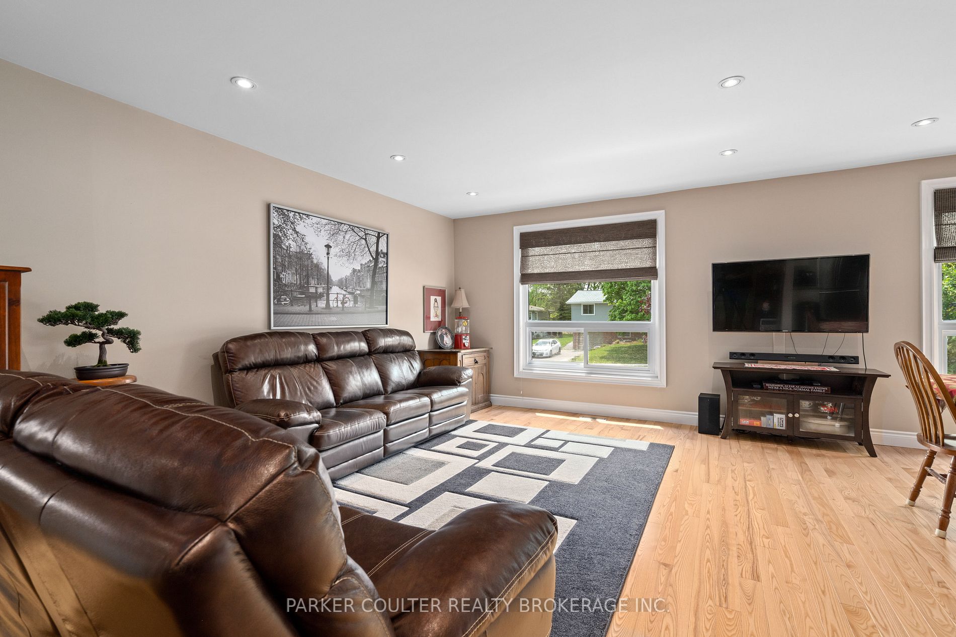 233 Walnut Cres