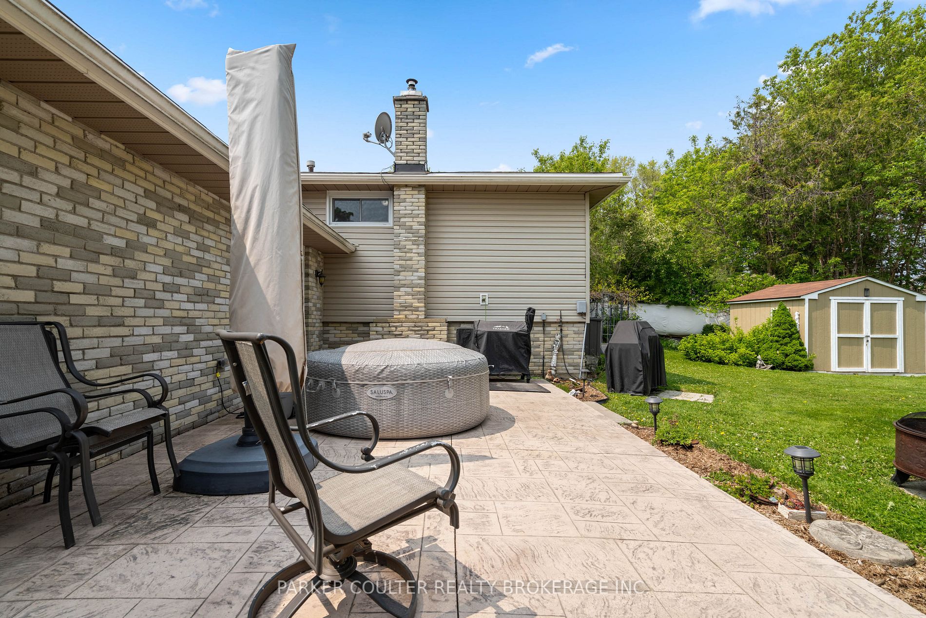 233 Walnut Cres