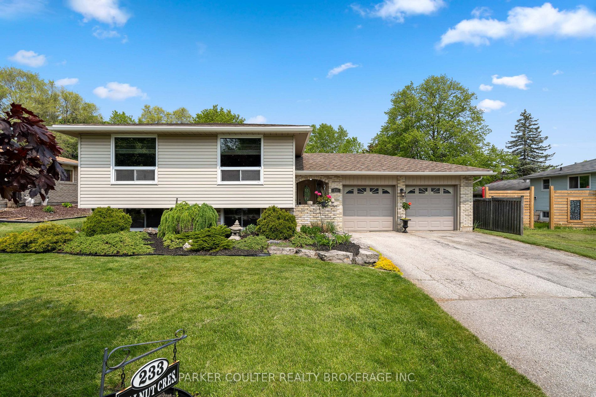 233 Walnut Cres