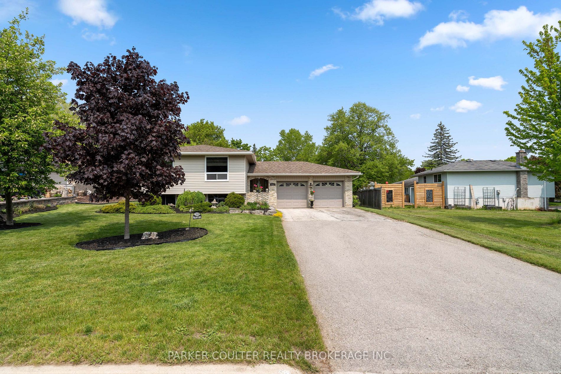 233 Walnut Cres