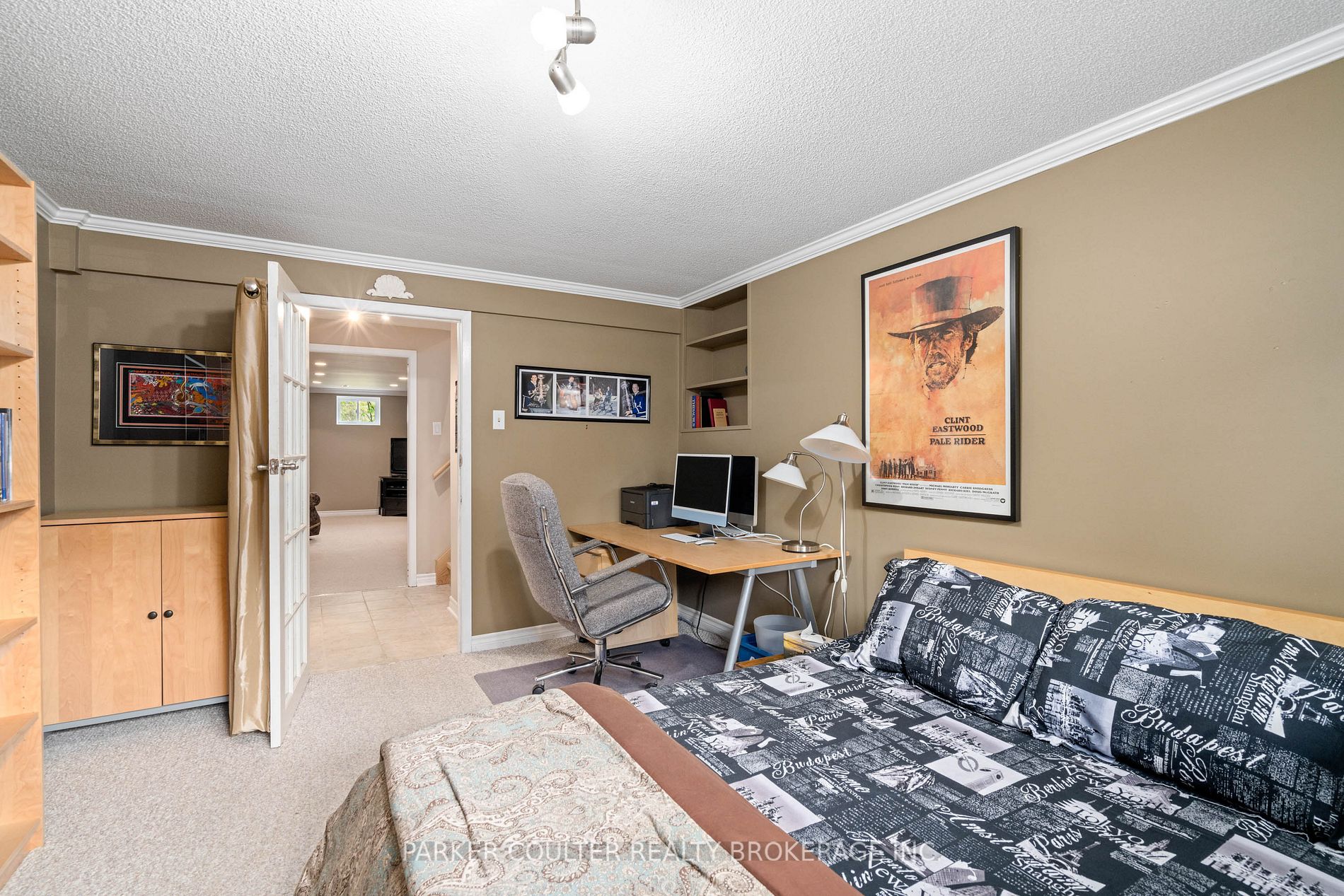 233 Walnut Cres