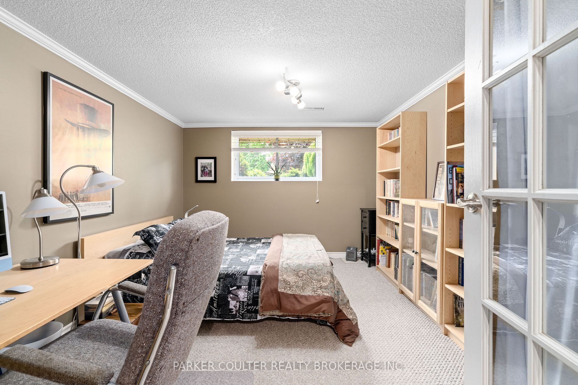 233 Walnut Cres