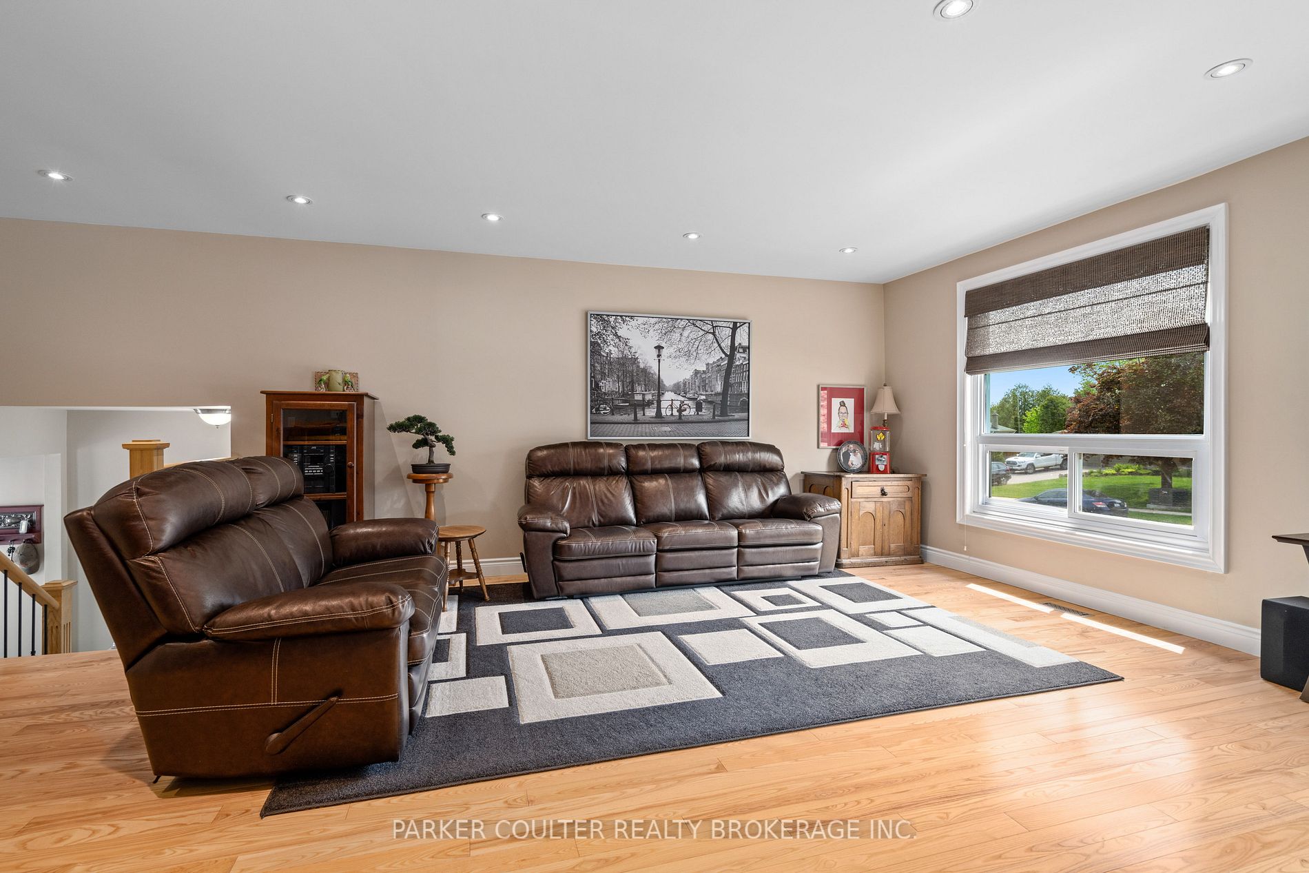 233 Walnut Cres