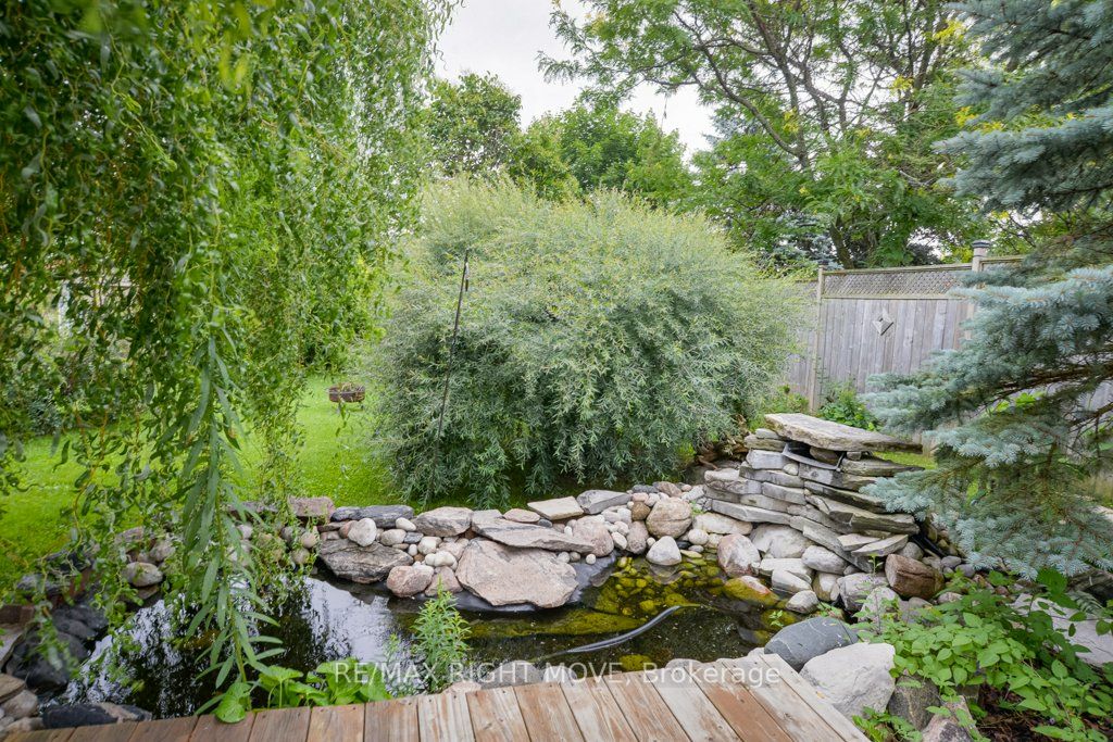 48 Laurentian Lane