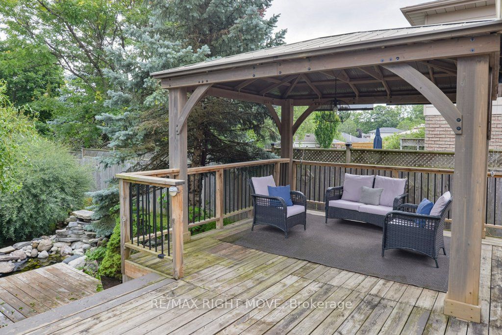 48 Laurentian Lane