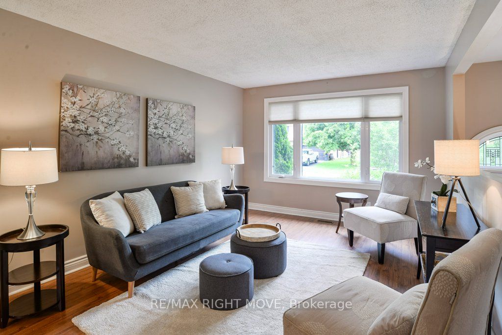 48 Laurentian Lane
