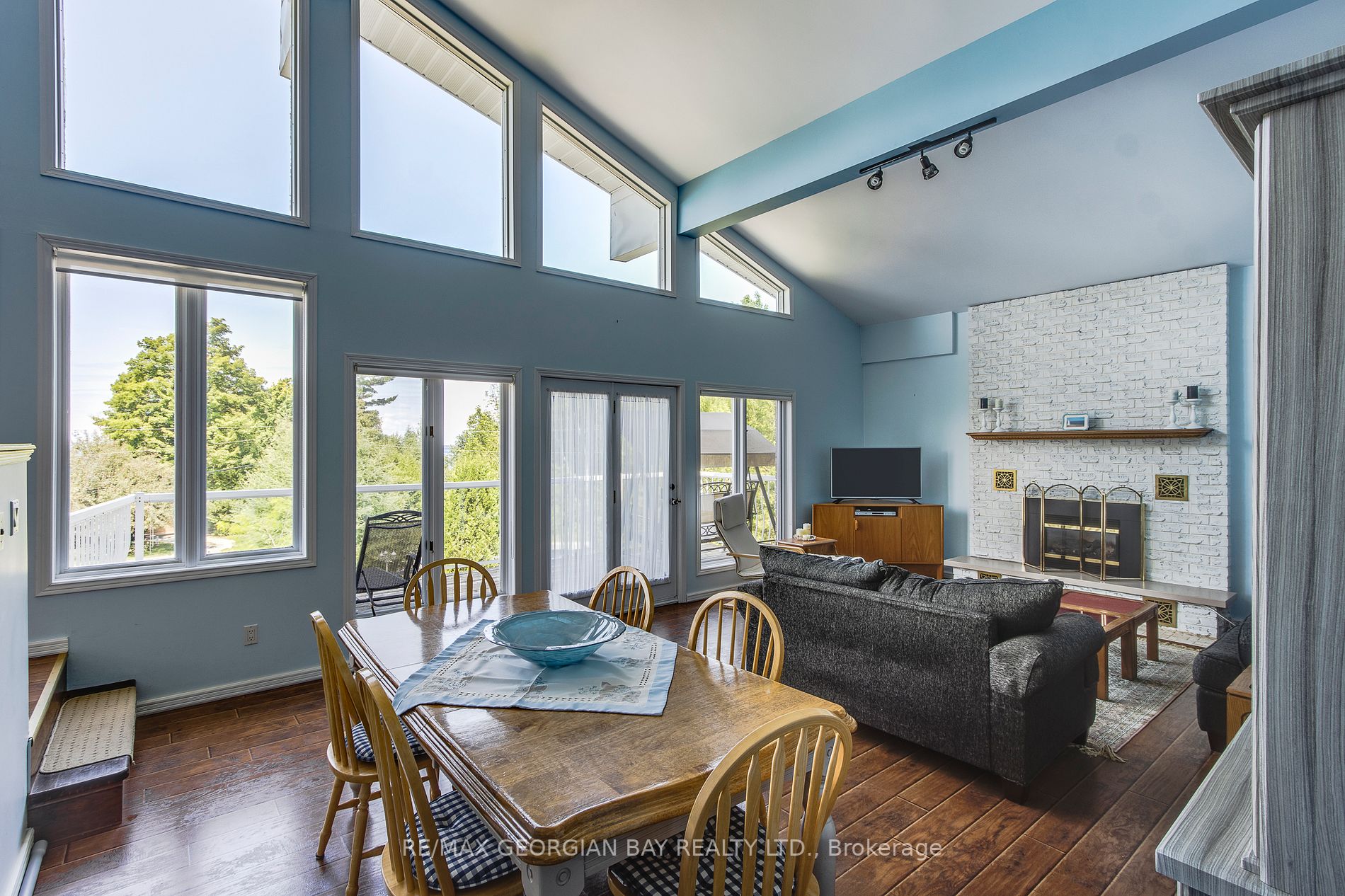 Listing S6689858 - Large Photo # 10