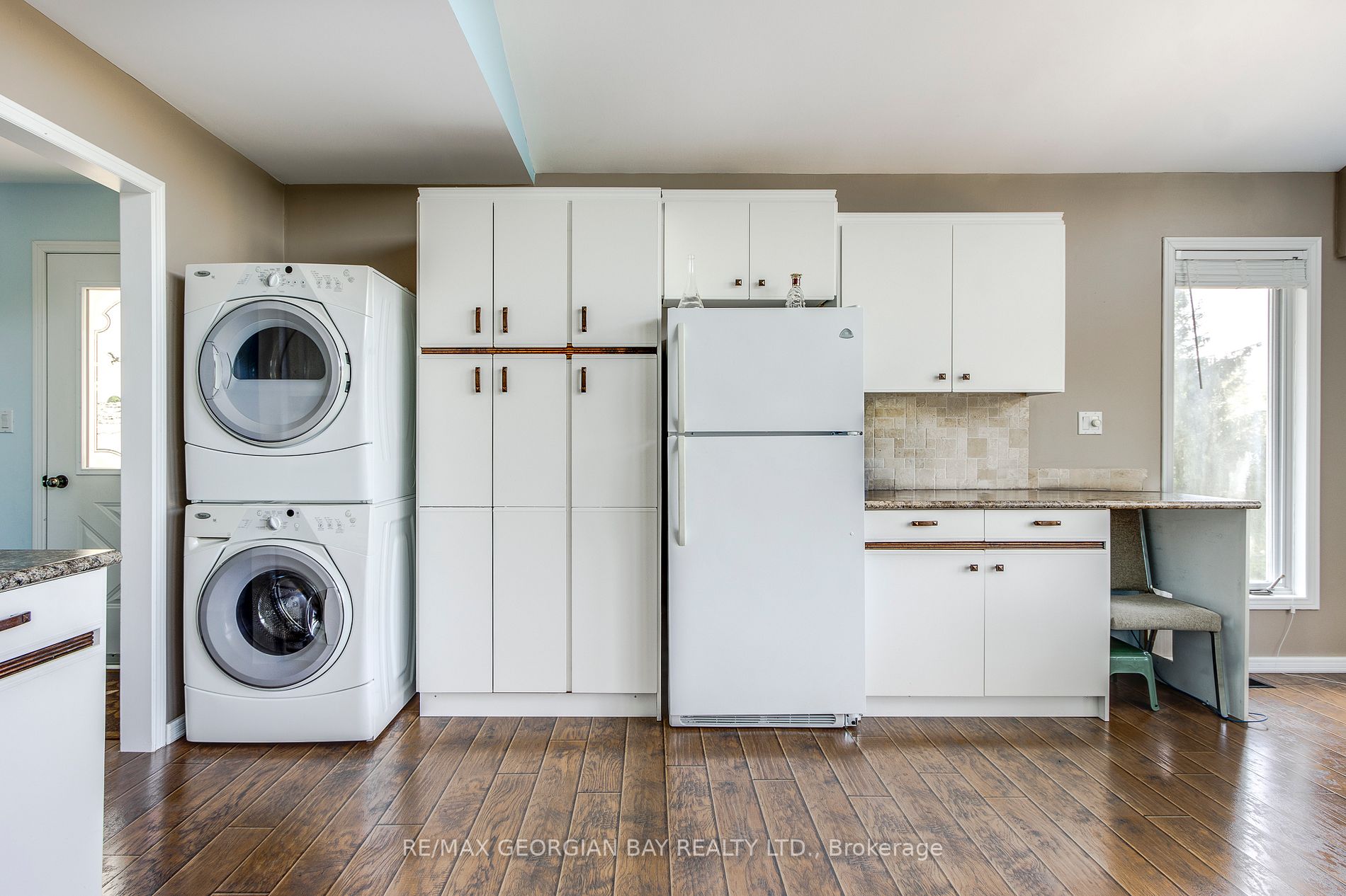 Listing S6689858 - Large Photo # 4