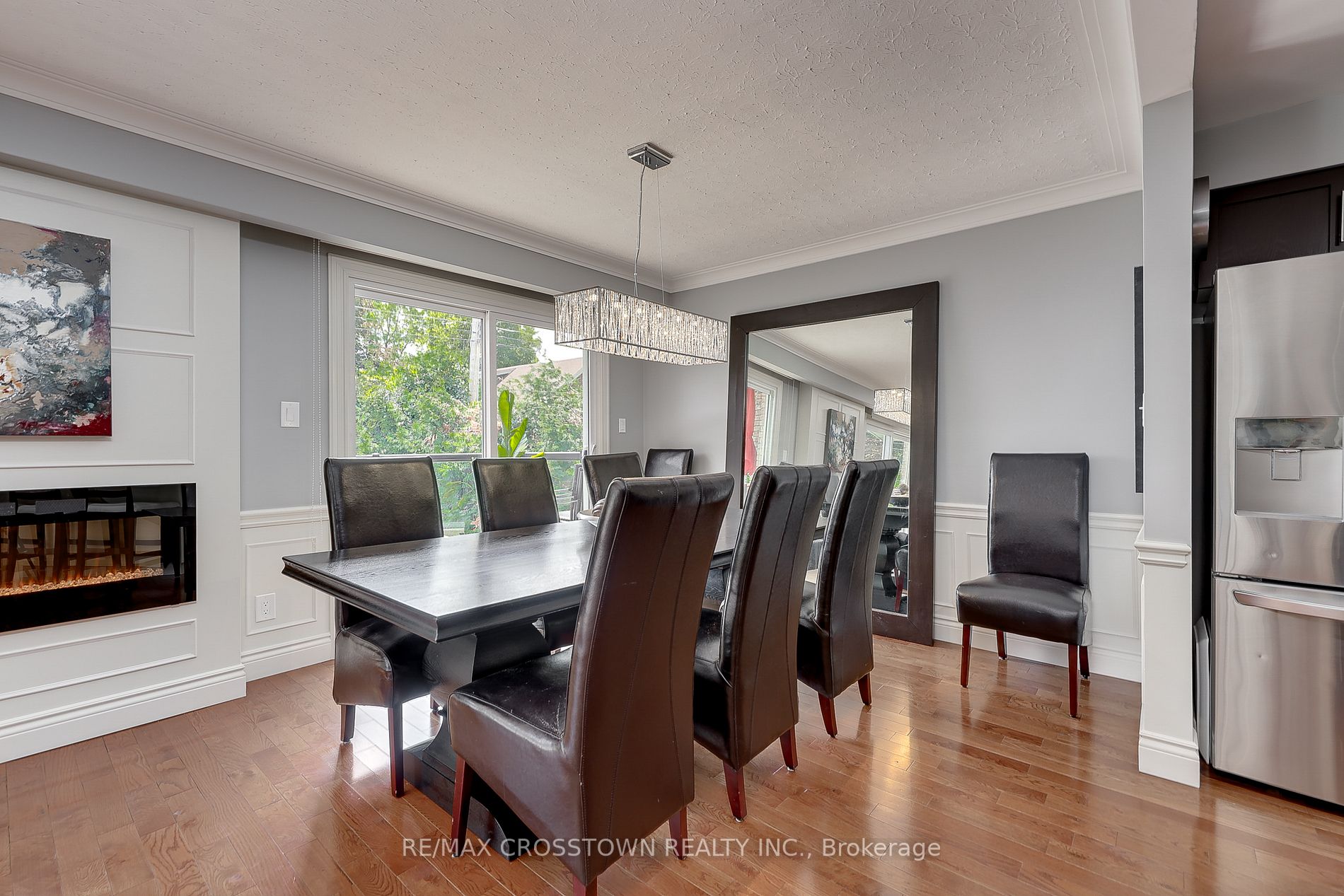 2679 Lakeshore Road E