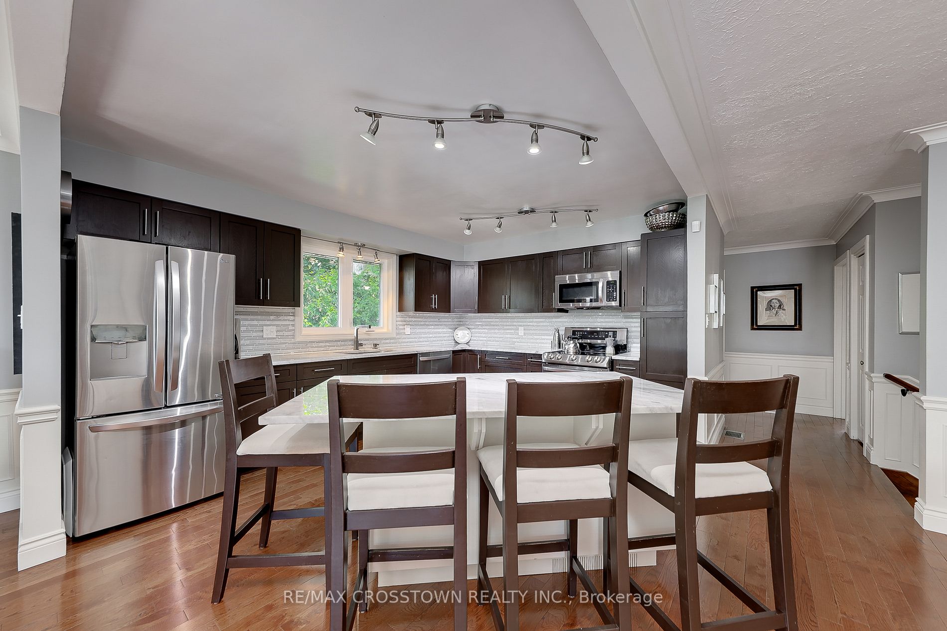 2679 Lakeshore Road E