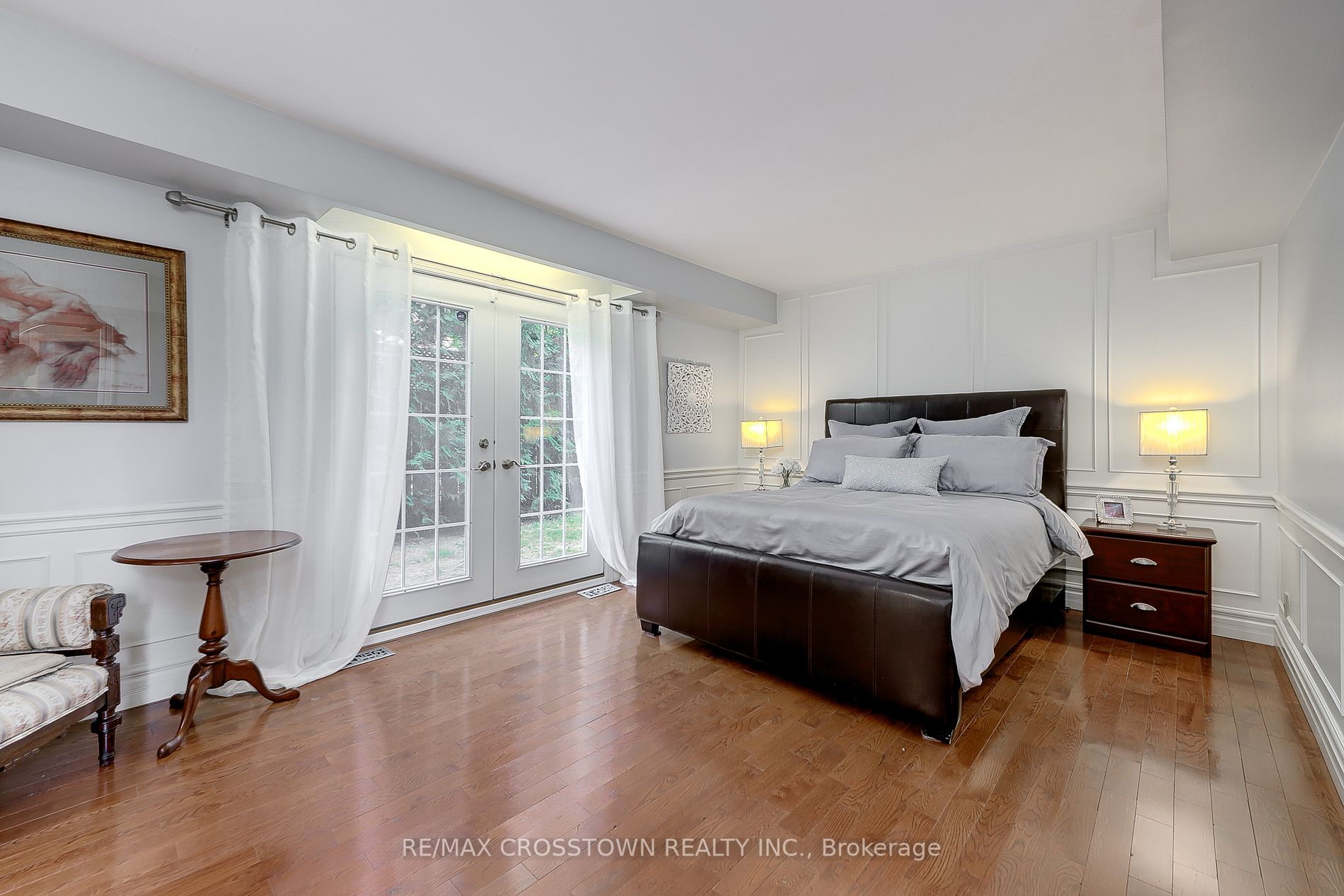 2679 Lakeshore Road E