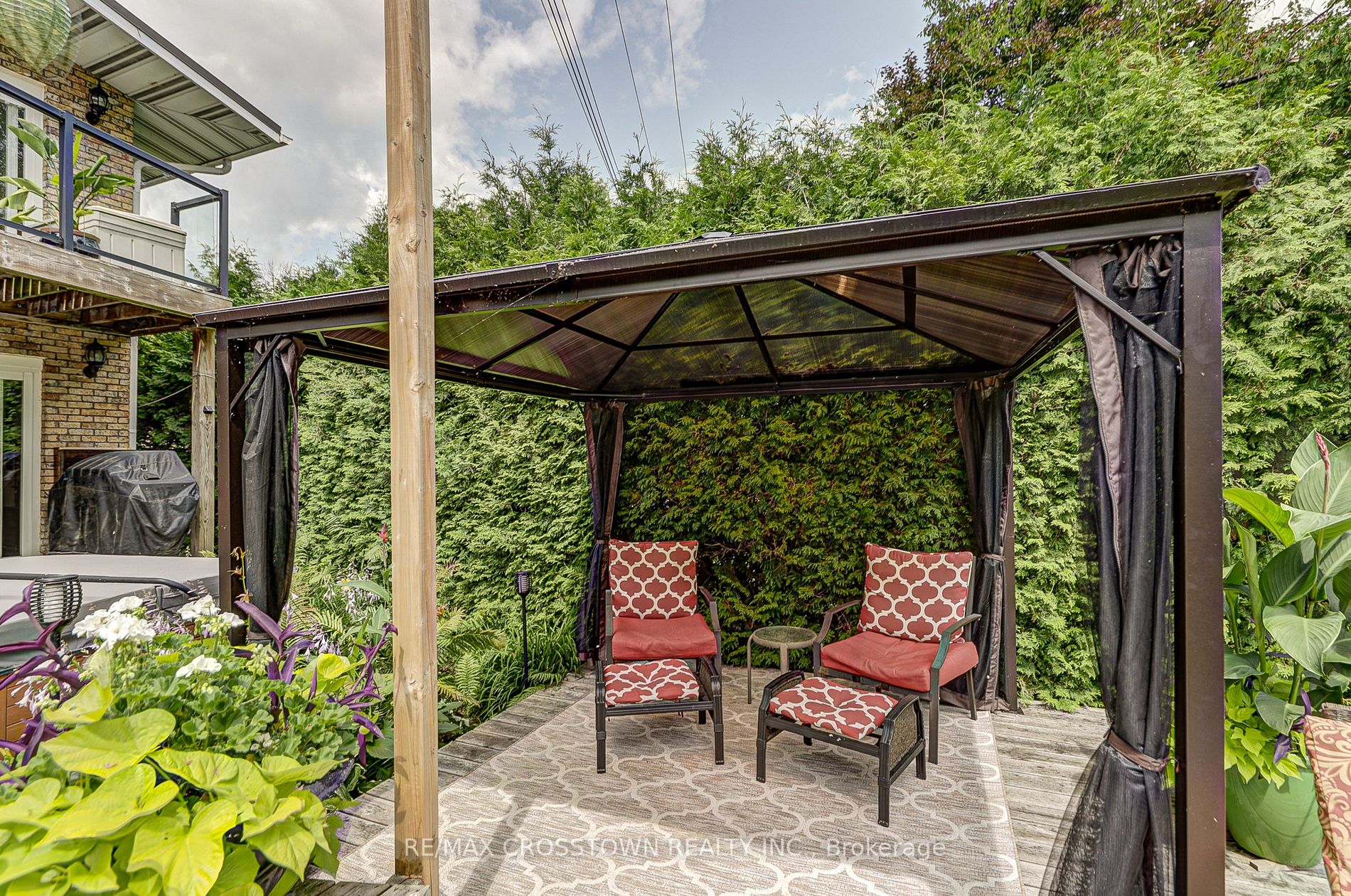 2679 Lakeshore Road E