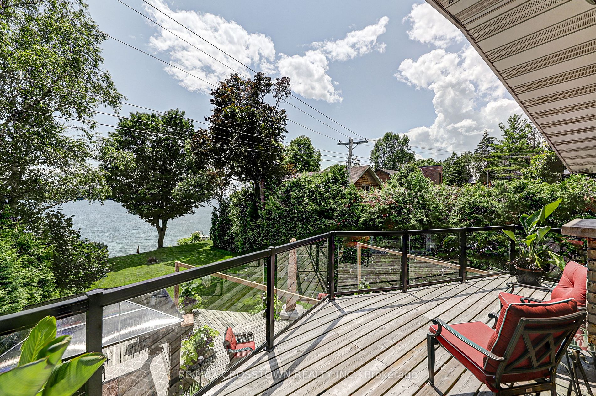 2679 Lakeshore Road E