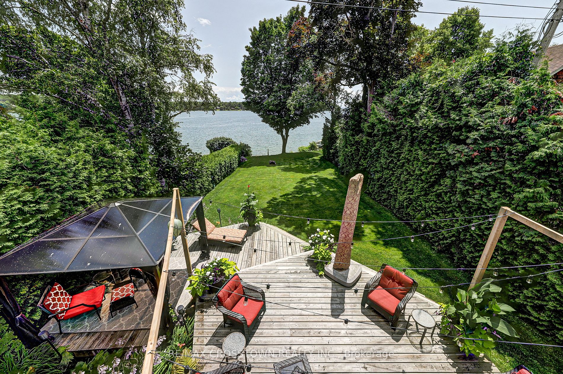 2679 Lakeshore Road E