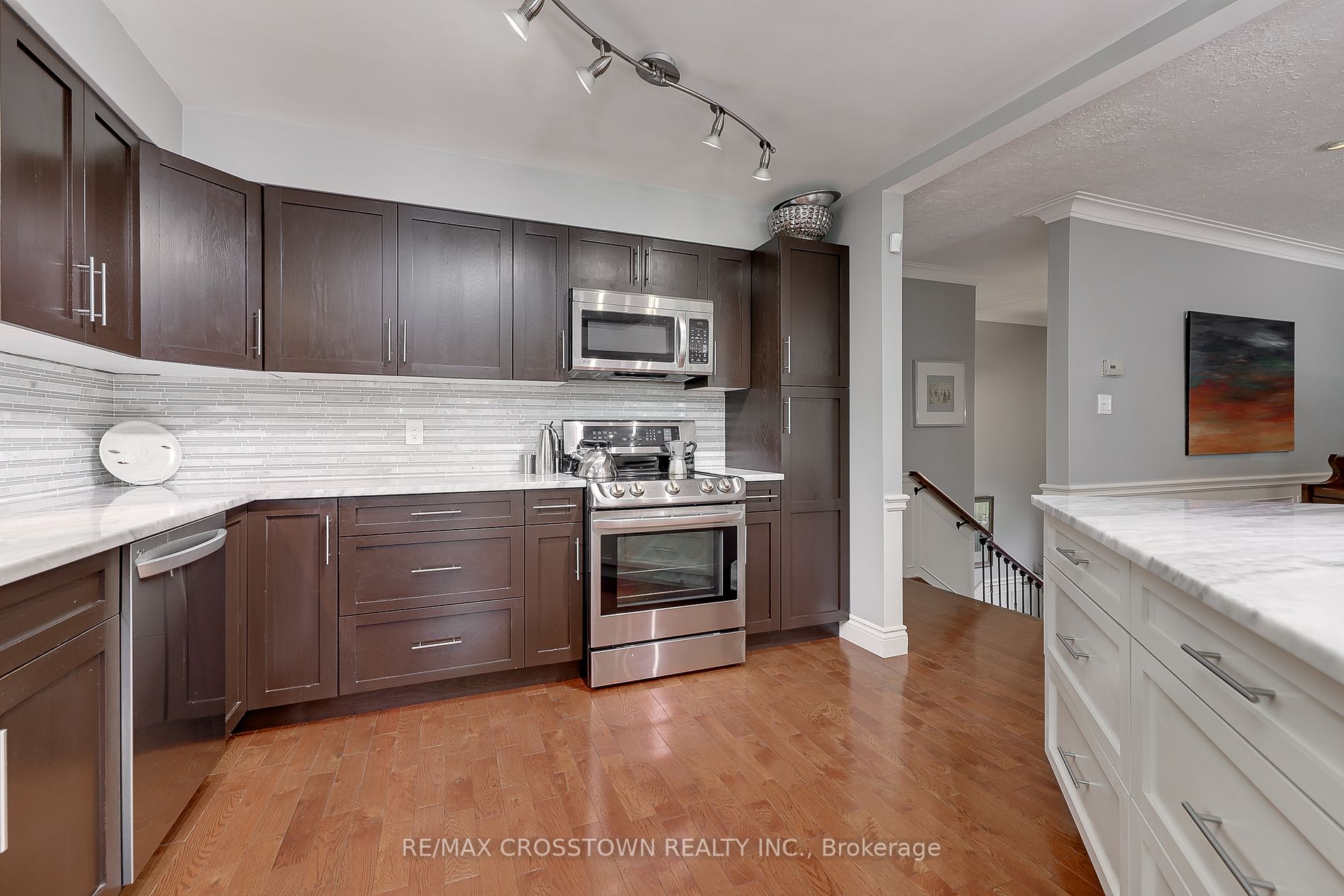 2679 Lakeshore Road E