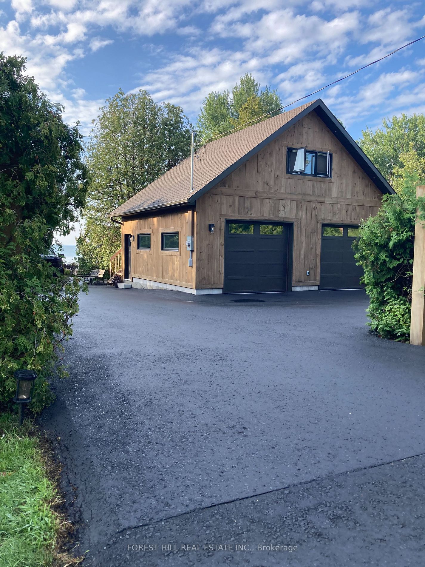 81 Parkside Dr