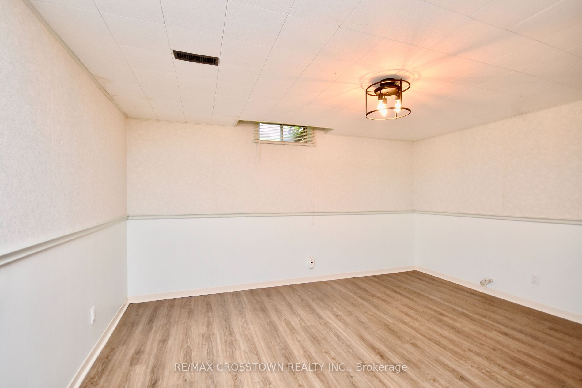 40 Oren Blvd
