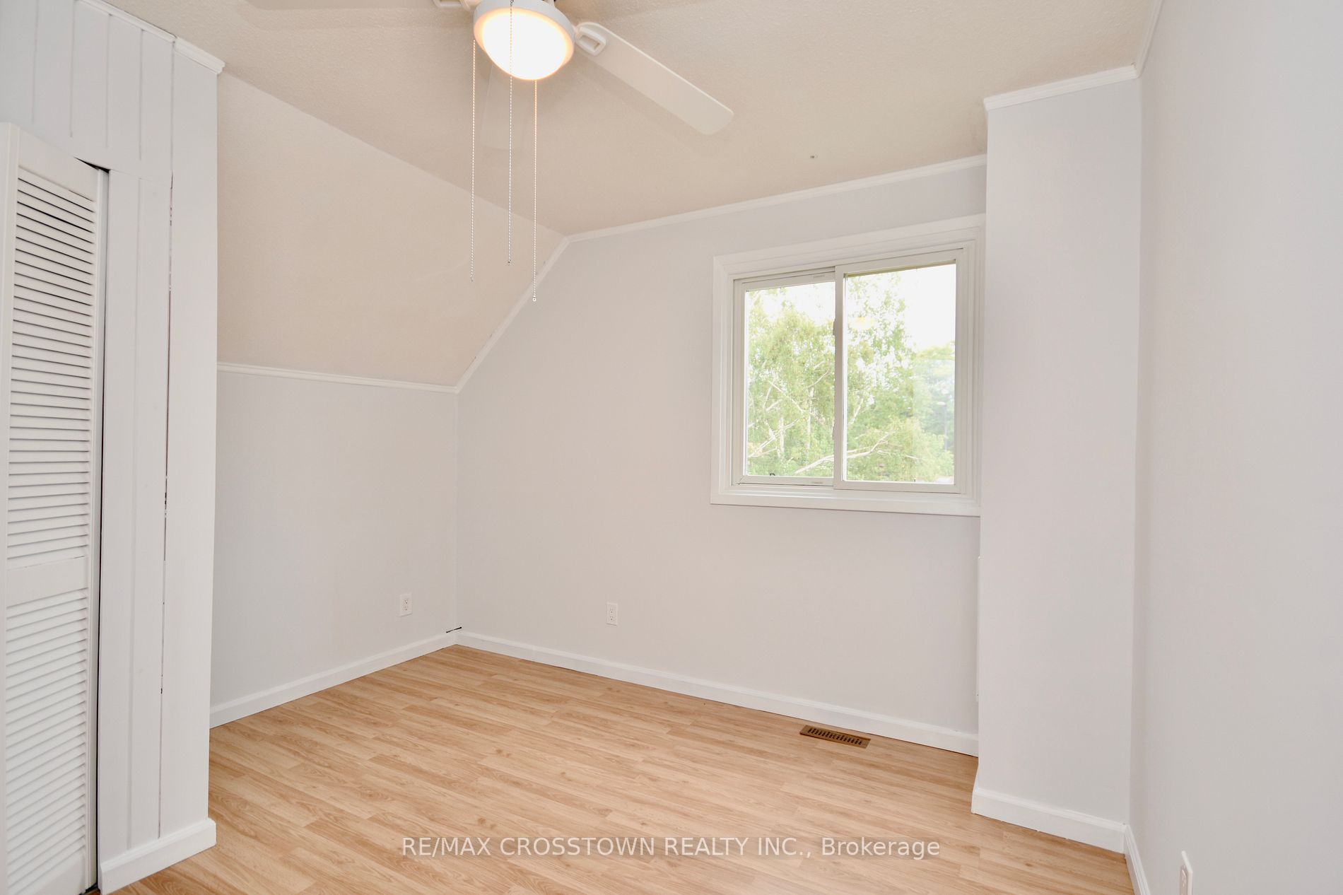 40 Oren Blvd