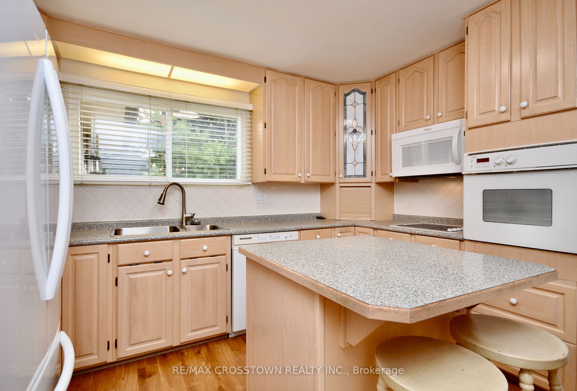 40 Oren Blvd