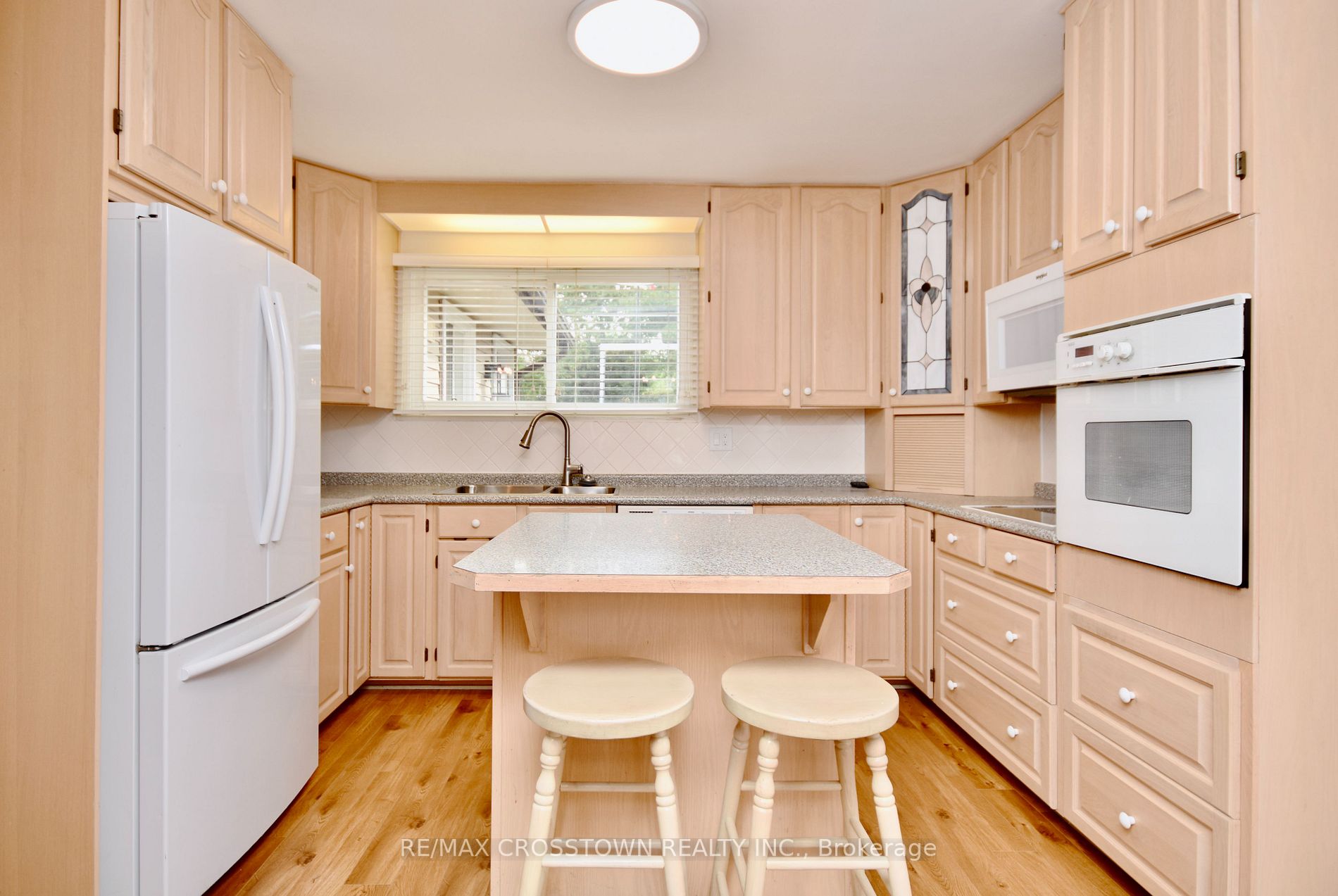 40 Oren Blvd