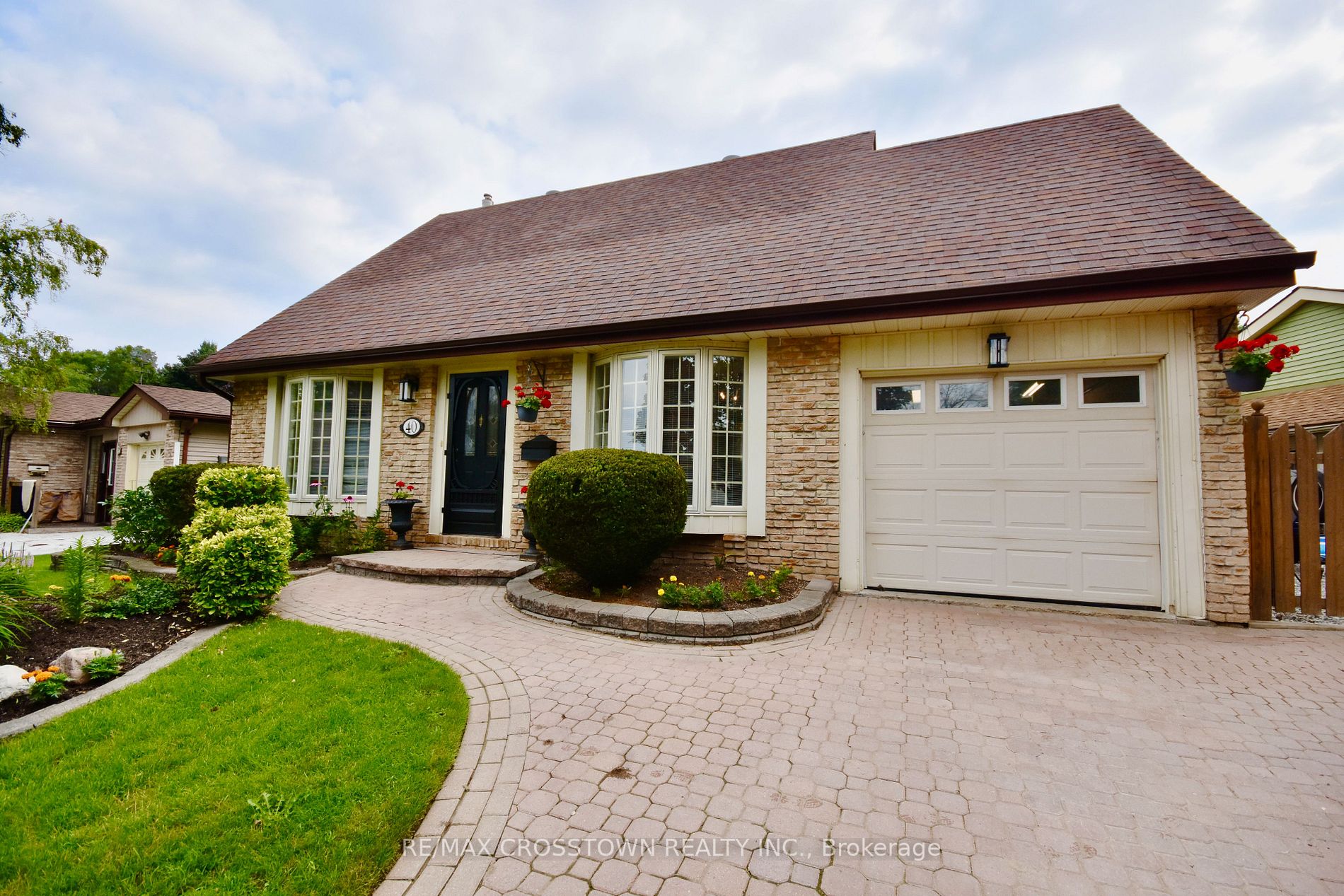 40 Oren Blvd