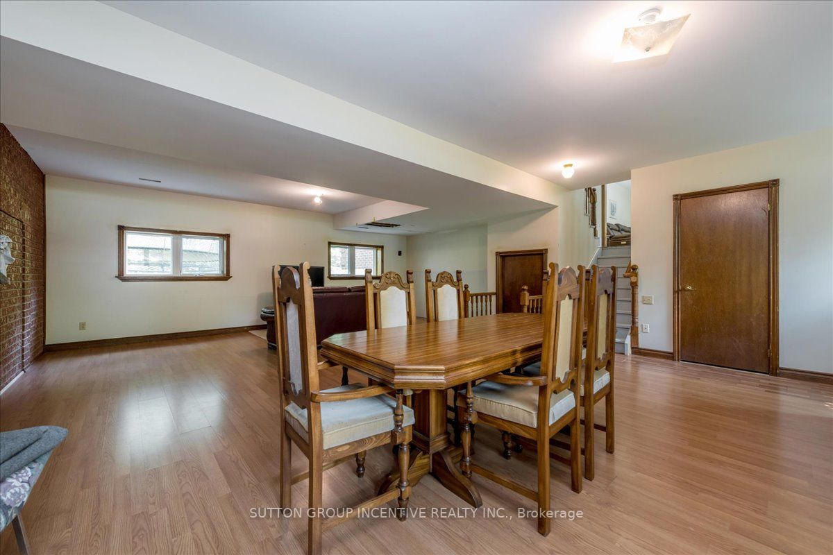 38 Nicole Blvd
