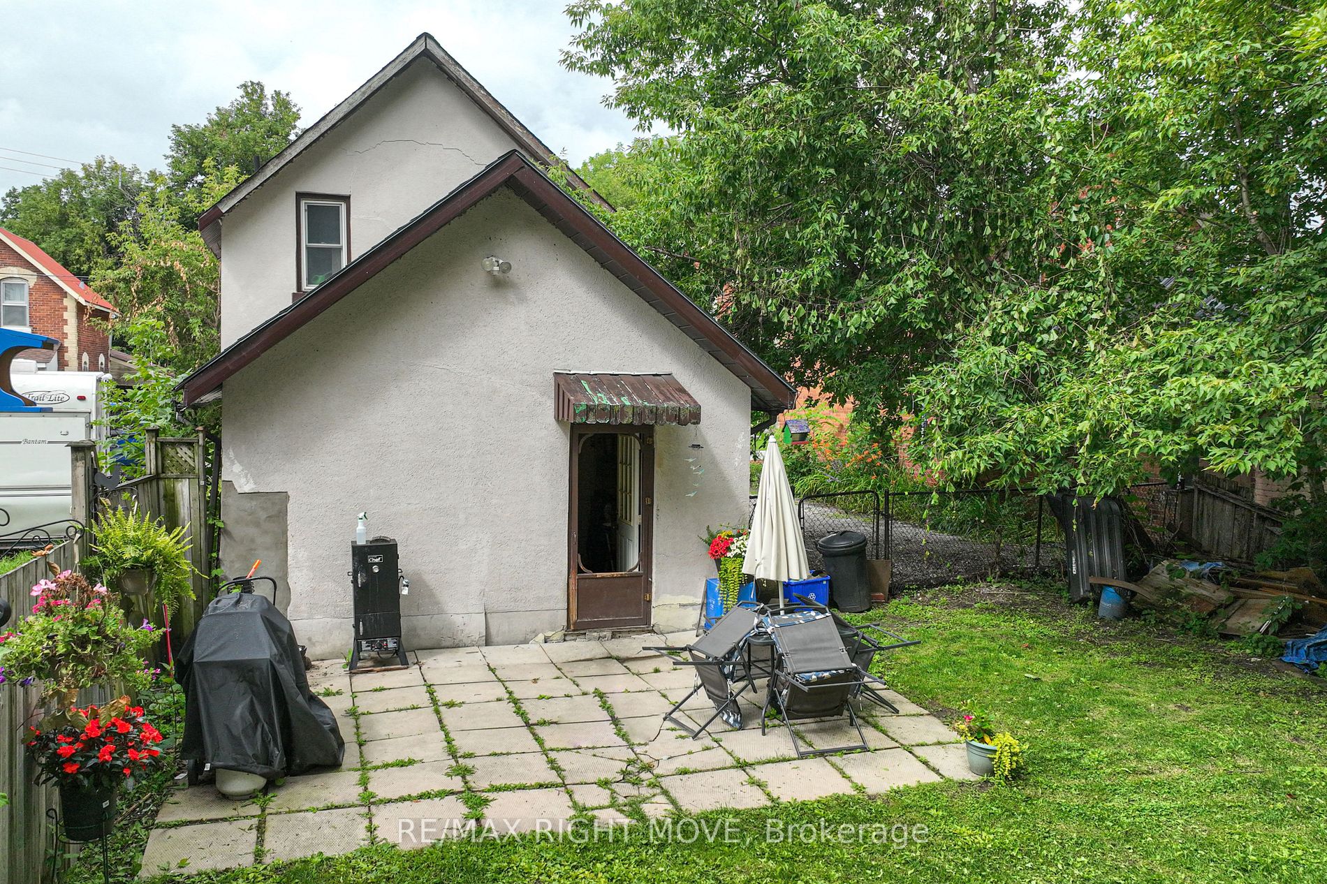 56 Scott St