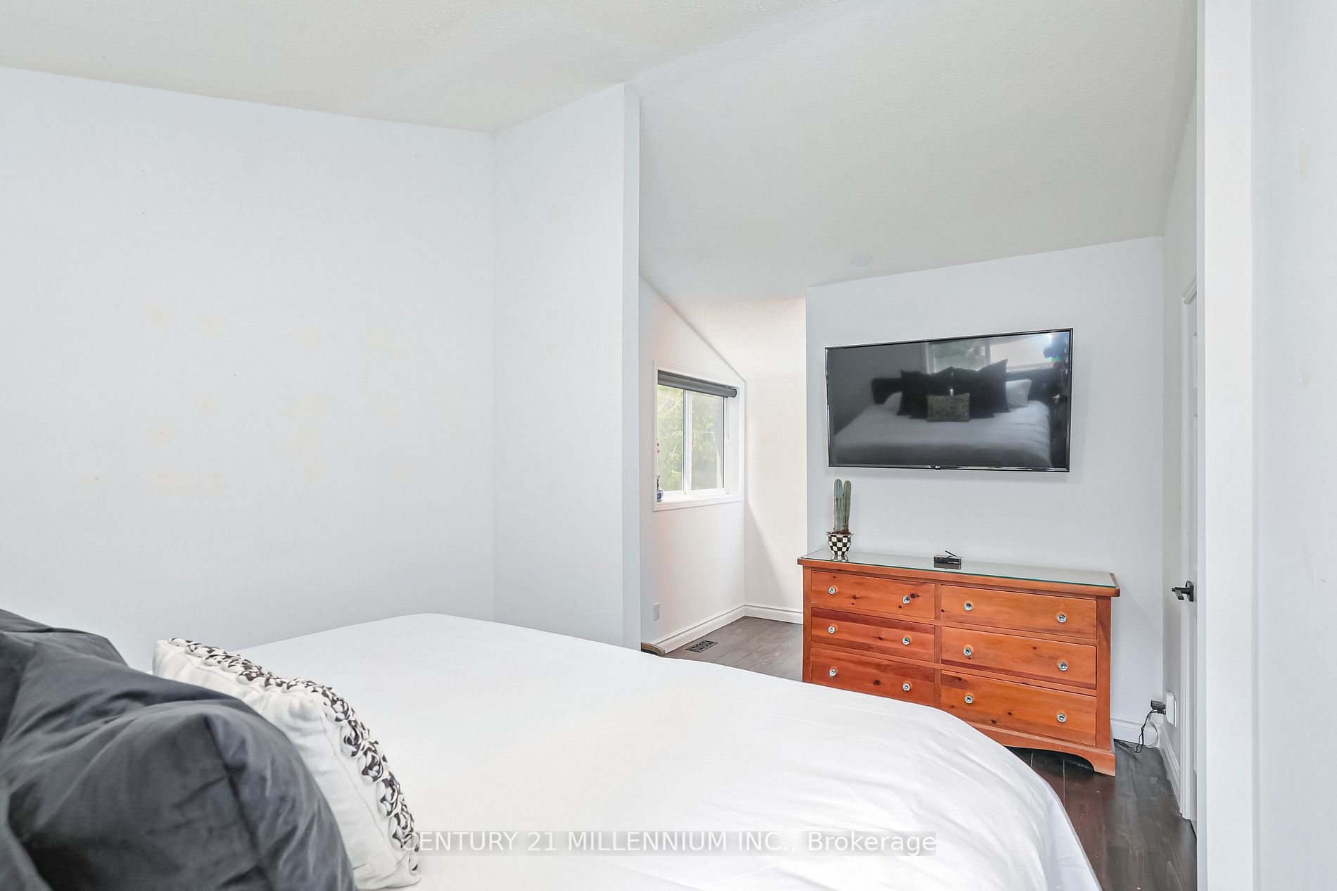 20 Forest Dr