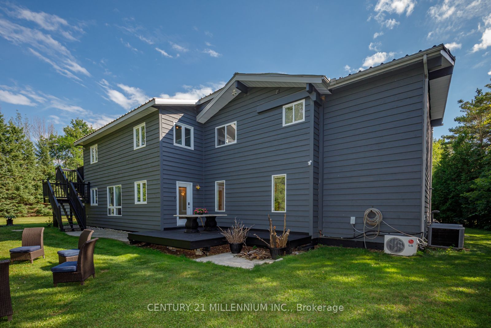 20 Forest Dr