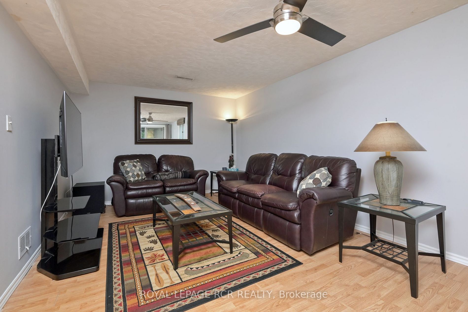 611 Bayview Dr