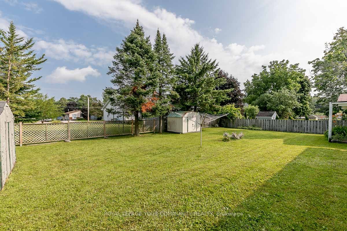 374 Mississaga St W
