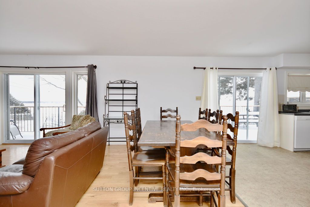 2999 Lakeside Dr