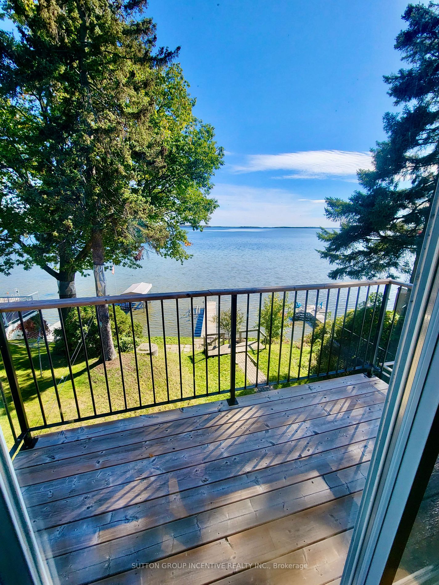 2999 Lakeside Dr