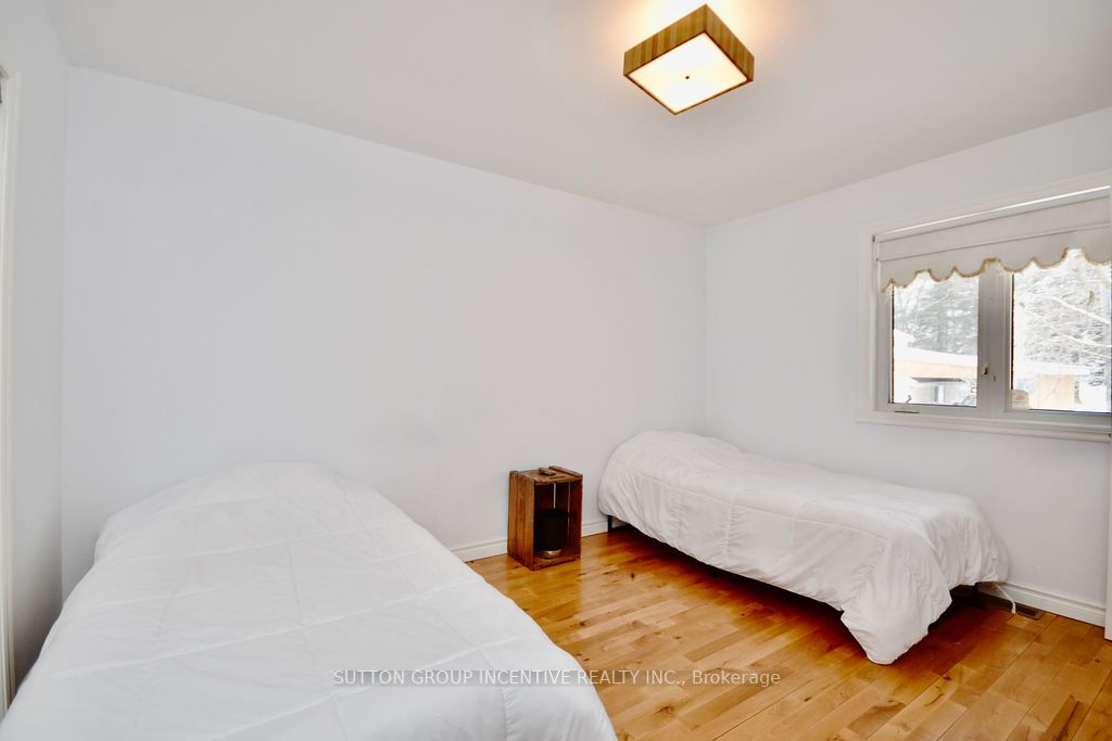2999 Lakeside Dr