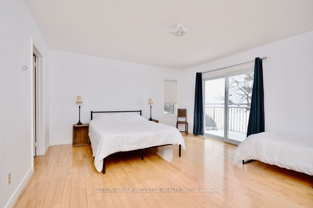 2999 Lakeside Dr