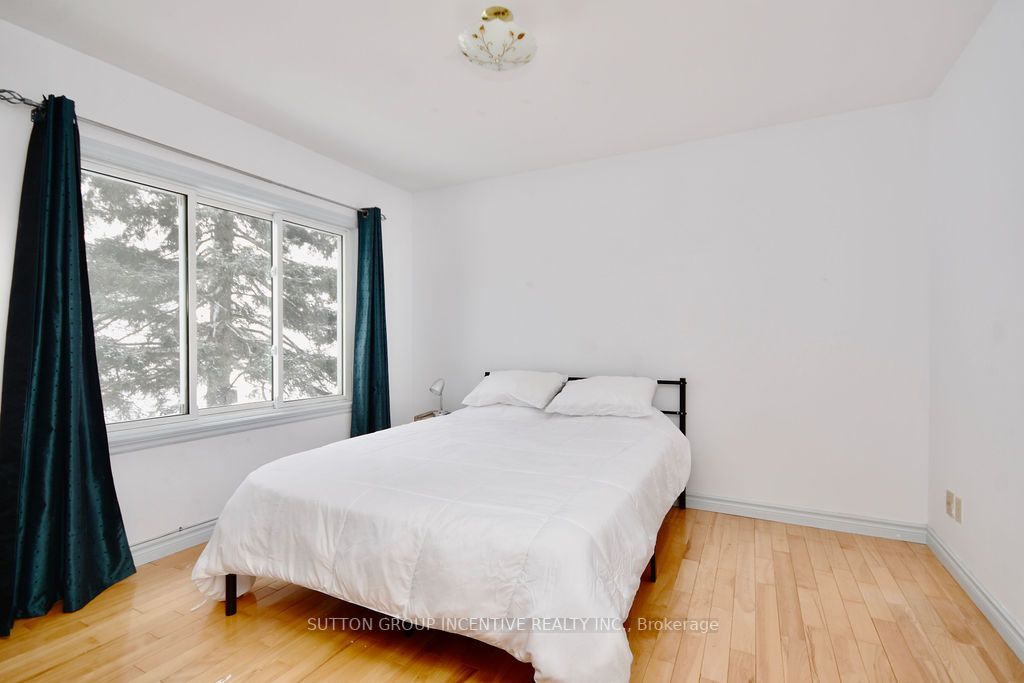 2999 Lakeside Dr