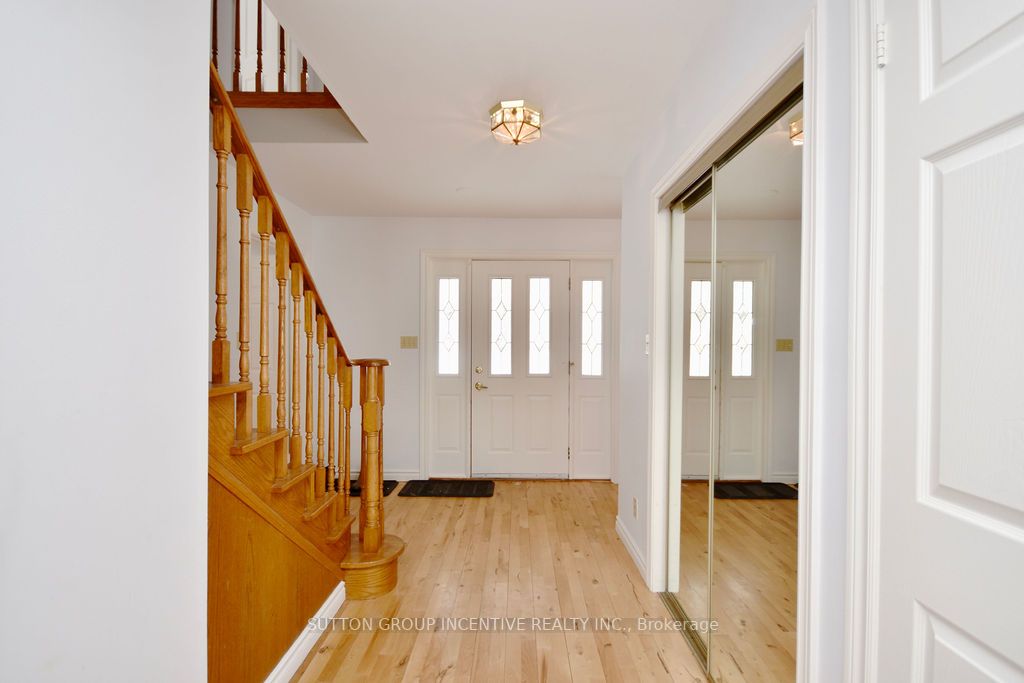 2999 Lakeside Dr