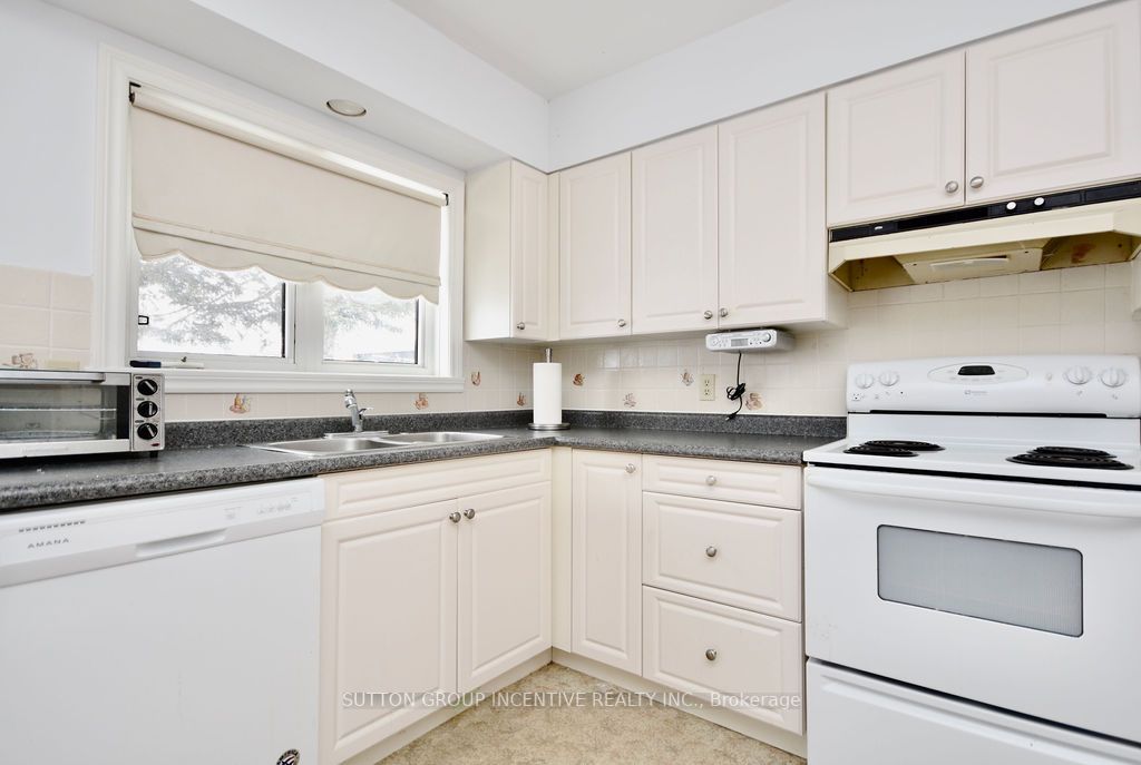 2999 Lakeside Dr