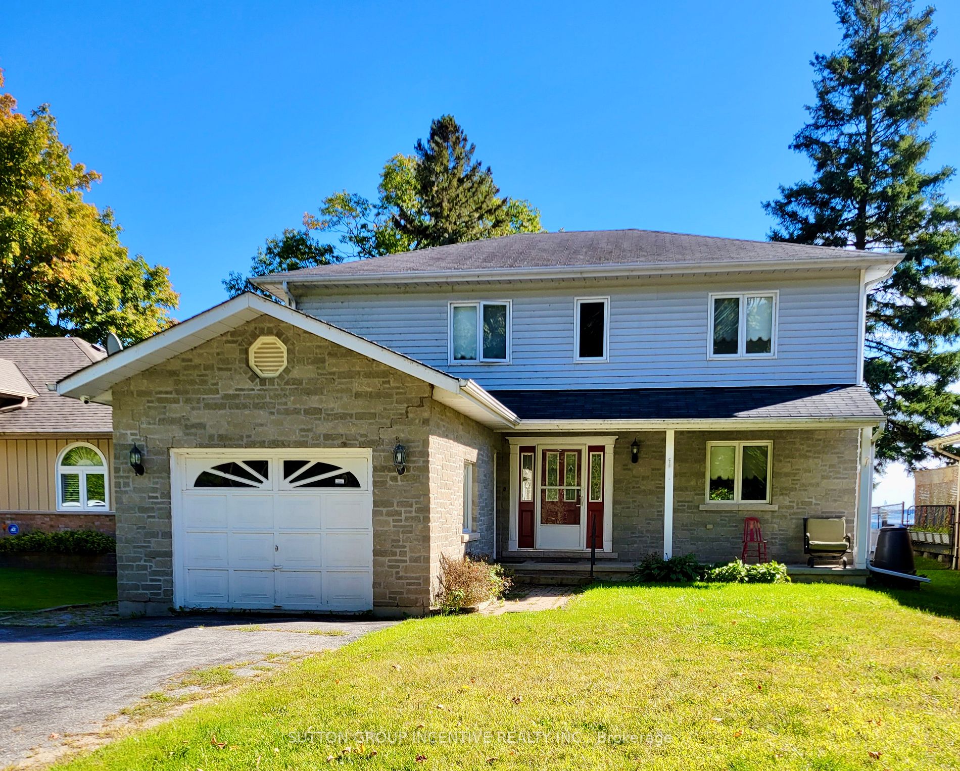 2999 Lakeside Dr