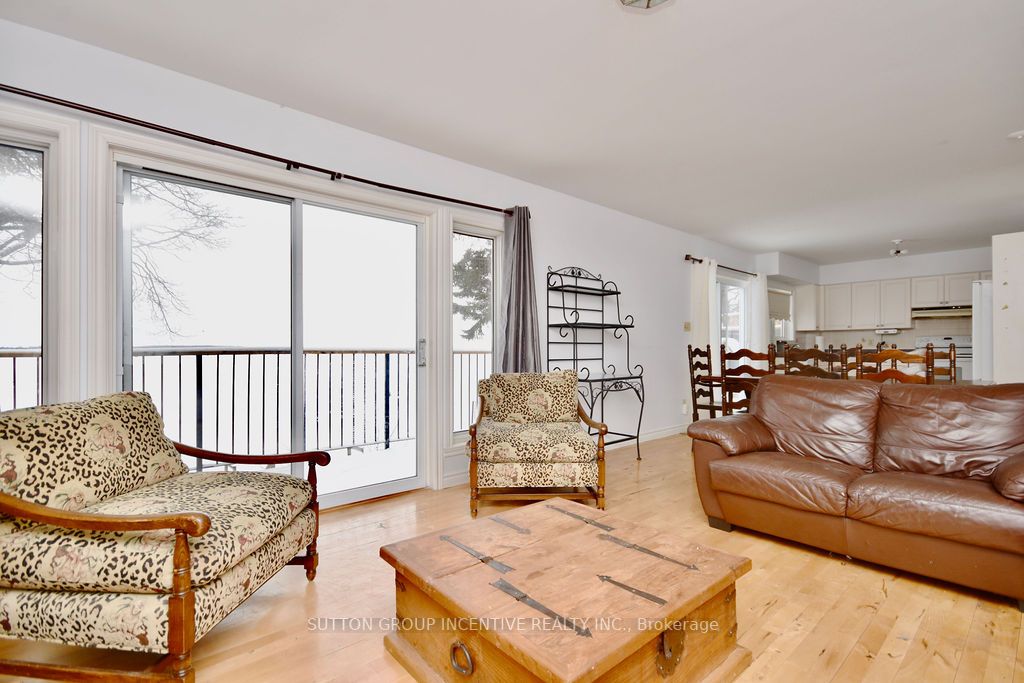 2999 Lakeside Dr