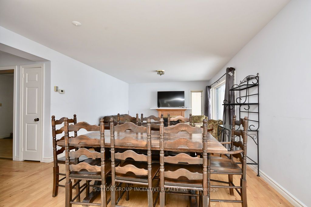 2999 Lakeside Dr
