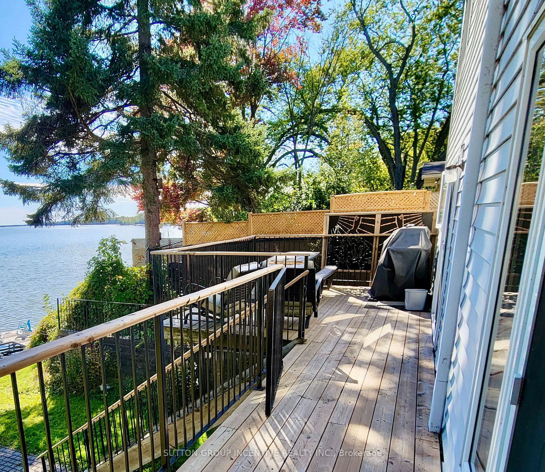 2999 Lakeside Dr