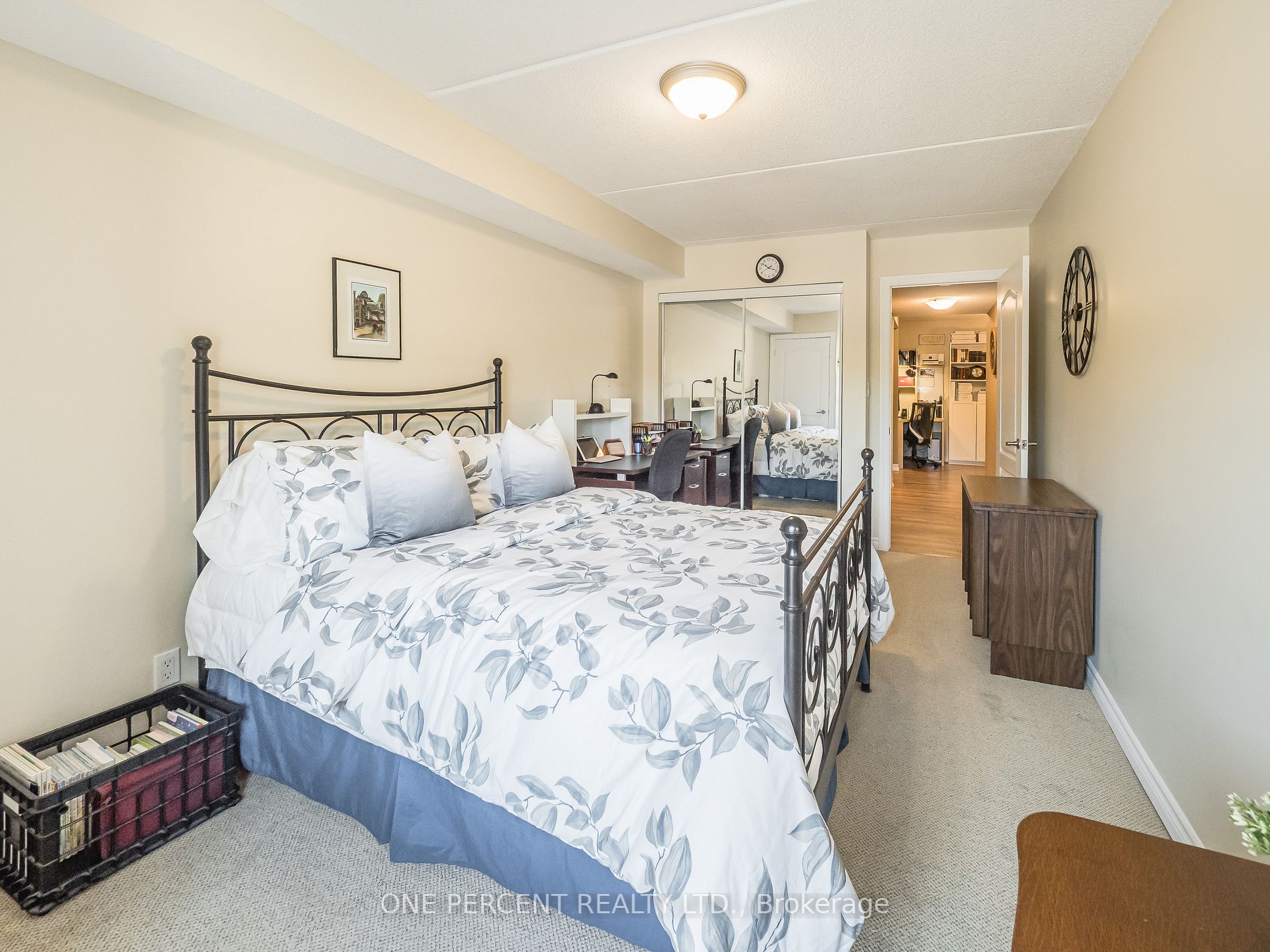 486 Laclie St, #201