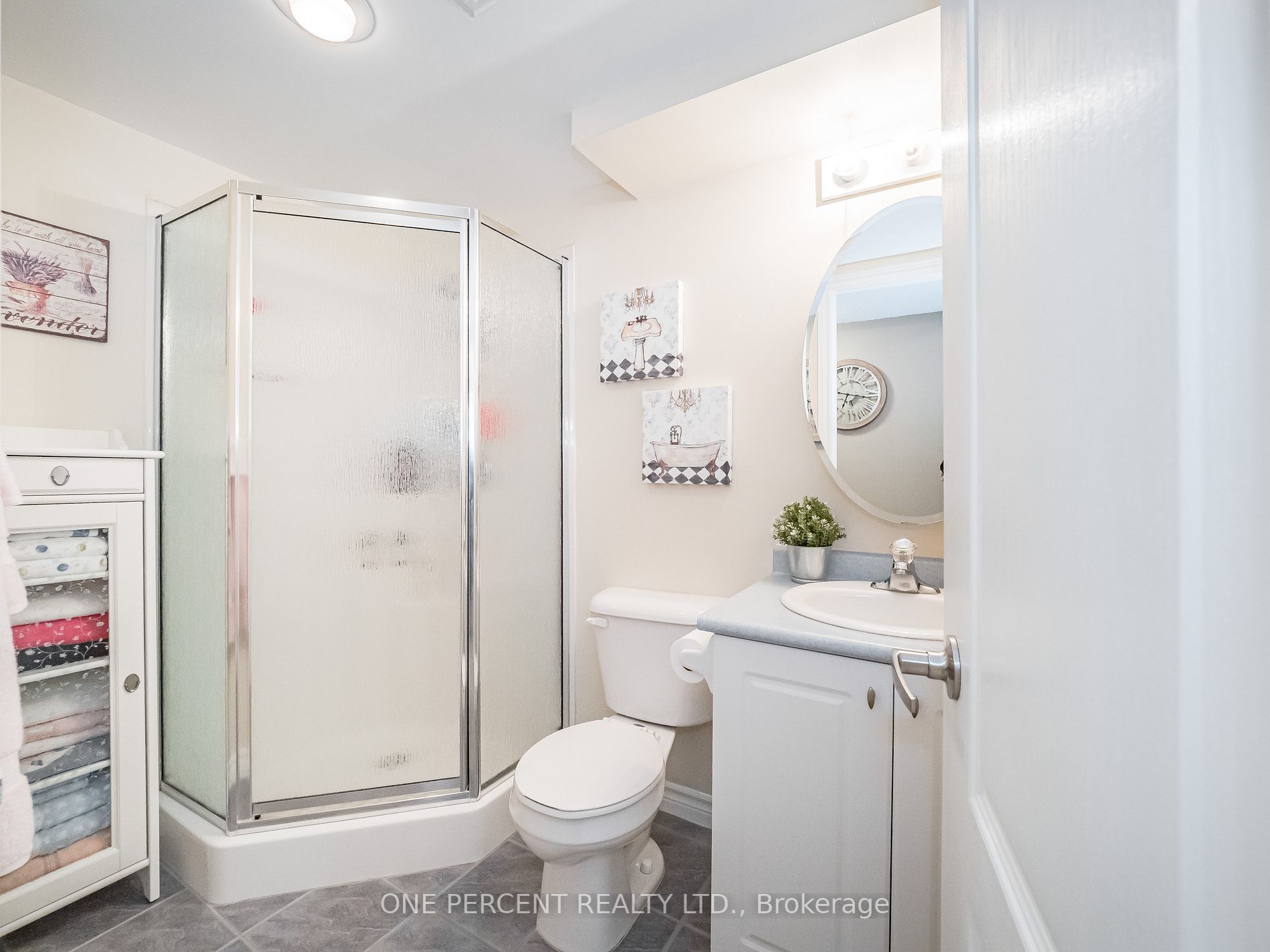 486 Laclie St, #201